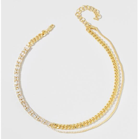 Francesca’s Mary Layered Gold Toned Cupchain Statement Necklace - Picture 3 of 6